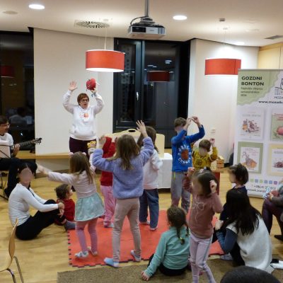 f48709c7-e2e4-41de-a197-5dd4a4f4a109-2